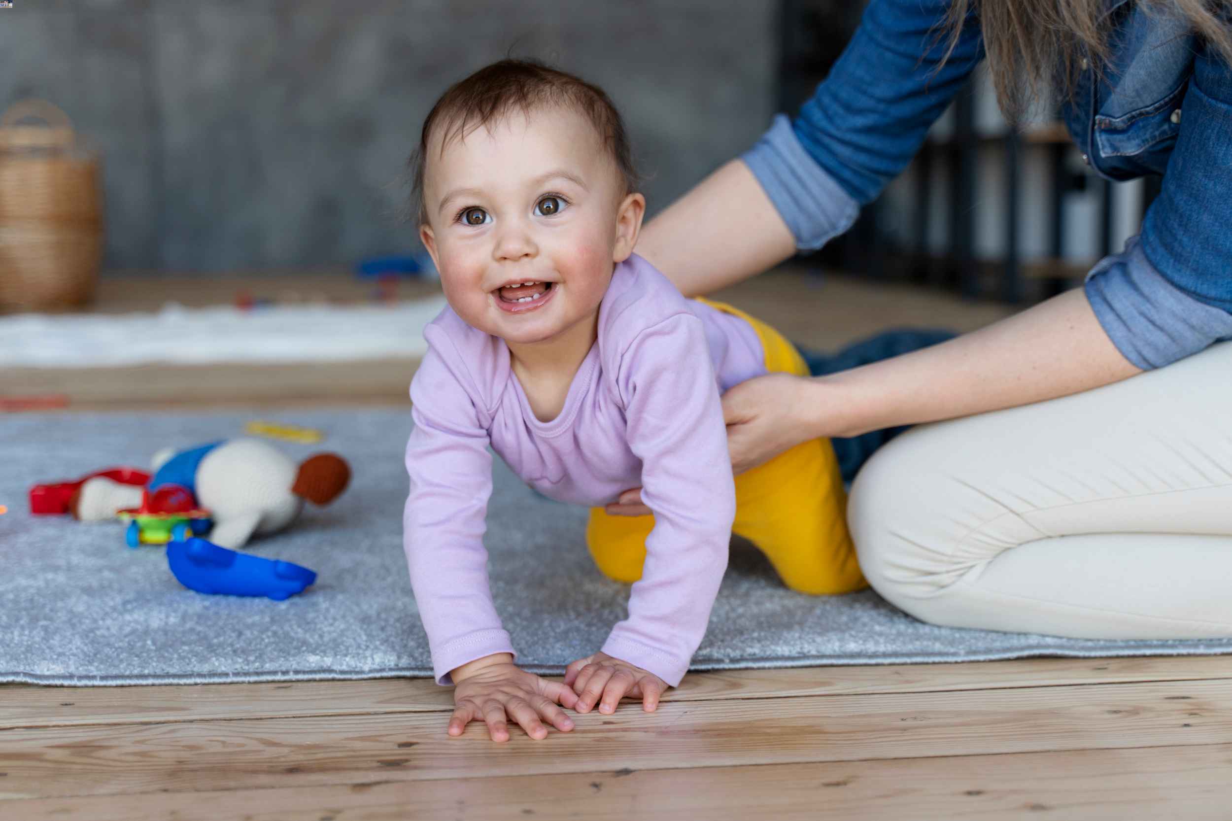 How To Help Baby Crawl 2024 NewbornMatters