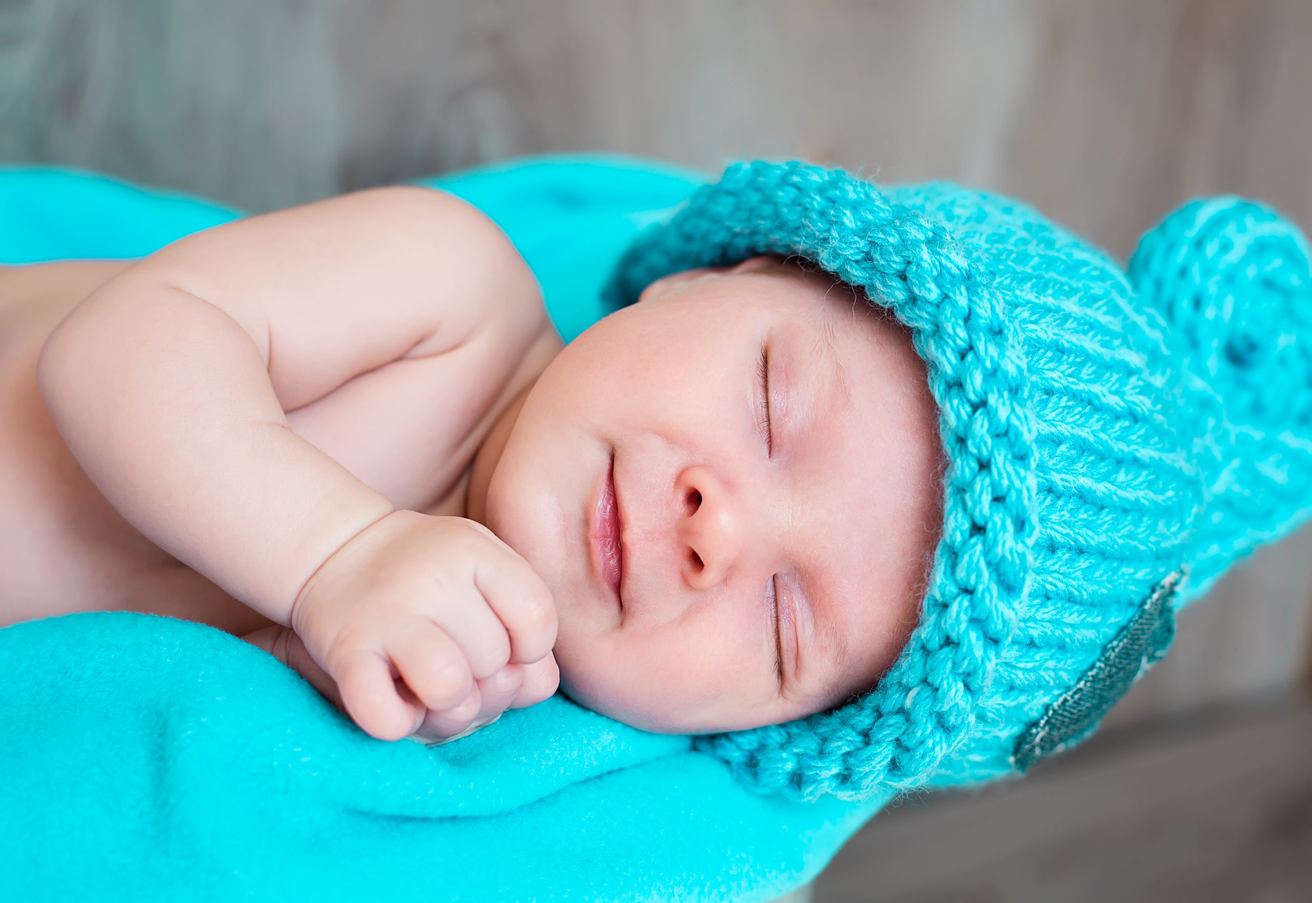 What Should Newborn Wear to Sleep in Winter